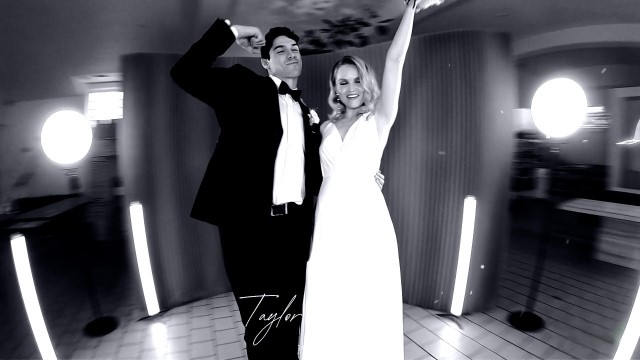 Photo Trends: B&W Photo of a Bride and Groom in photobooth