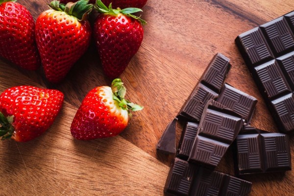 The Sexiness of Chocolate and Strawberries OHLALA Magazine